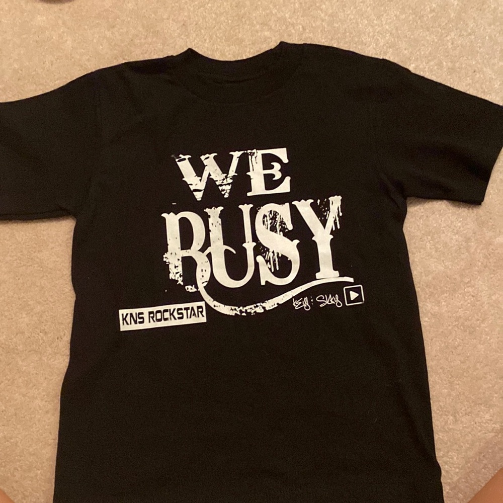 Small shirt for toddlers. Excellent condition.